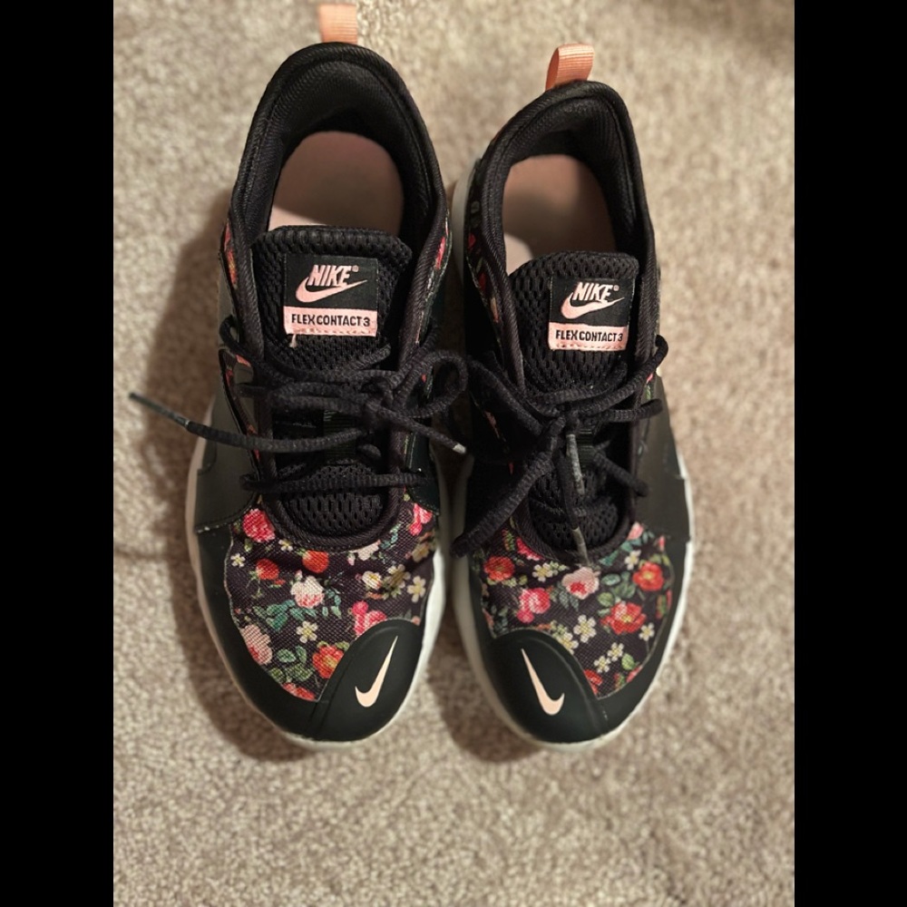 Nike girls sneakers